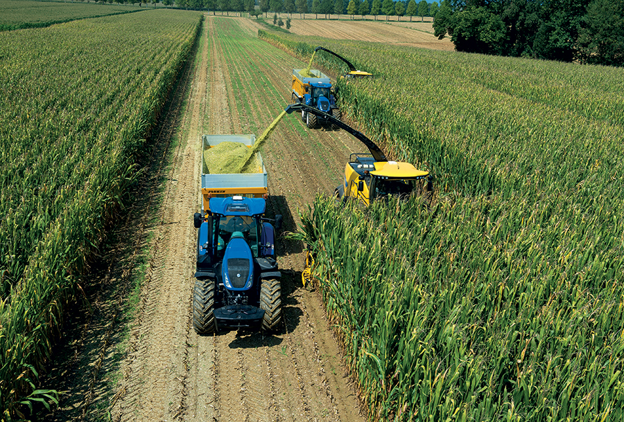 new-holland-launches-fr-forage-cruiser-at-agritechnica-2015-15.jpg