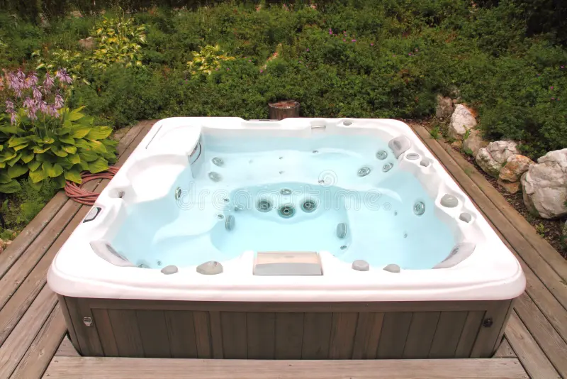 hot-tub-20999139.webp