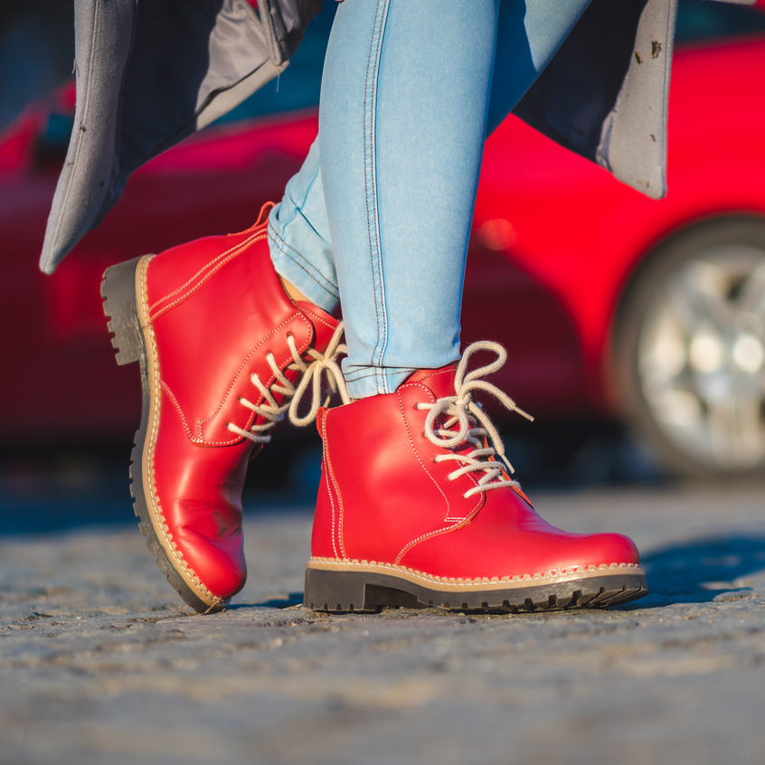 Încălțăminte din piele pentru femei